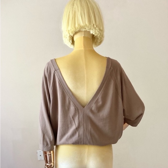 Lamberto Losani Neutral Tan Cotton Top. V neck front and back SZ S - Picture 3 of 6